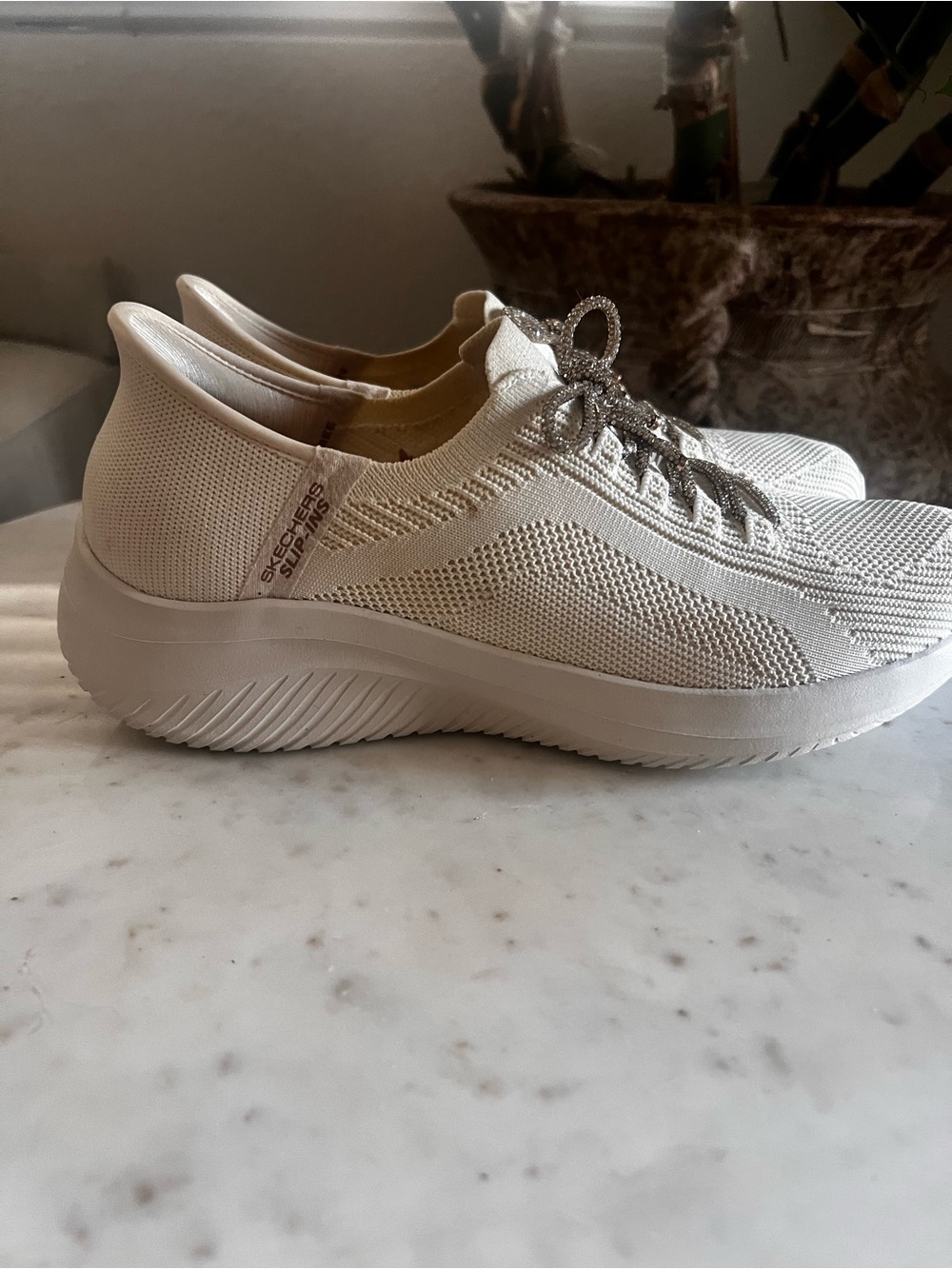 Skechers Women’s Cream Knit Lace-Up Slip-On Sneaker Size 9